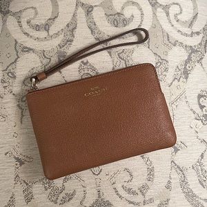 NEW COACH CORNER ZIP WRISTLET